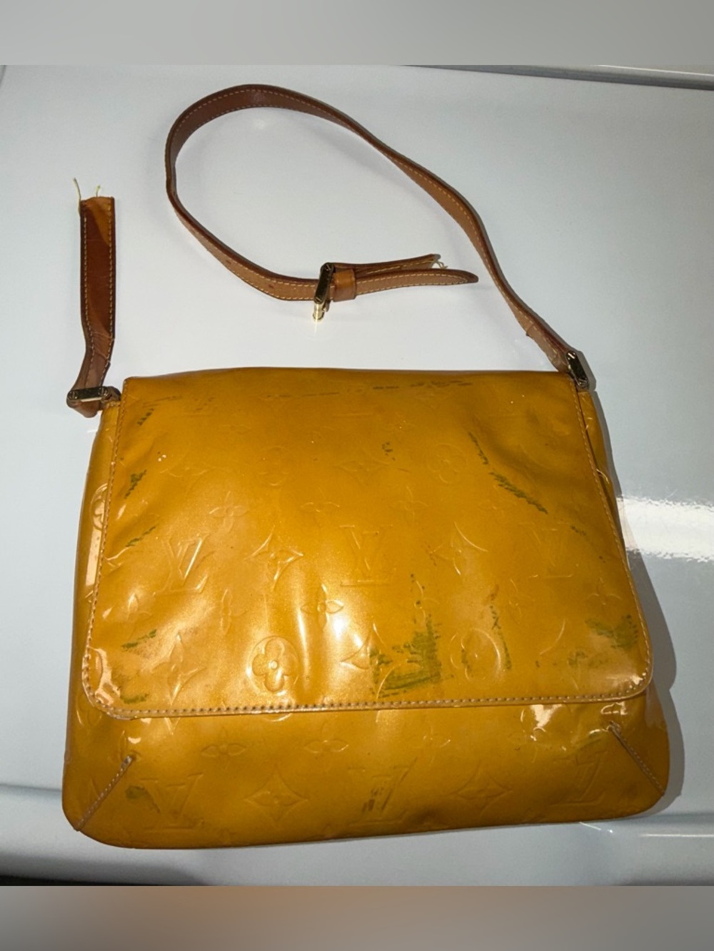 Authentic Louis Vuitton yellow Vernis shoulder bag*FLAWS*DAMAGE*selling as is